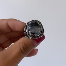 Load image into Gallery viewer, Spider Web Signet Size 7.5