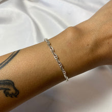 Load image into Gallery viewer, Petite Mariner Bracelet