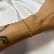 Load image into Gallery viewer, Petite Curb Bracelet