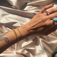 Load image into Gallery viewer, Petite Curb Bracelet