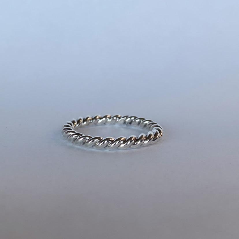 Twisted Ring Sz 6