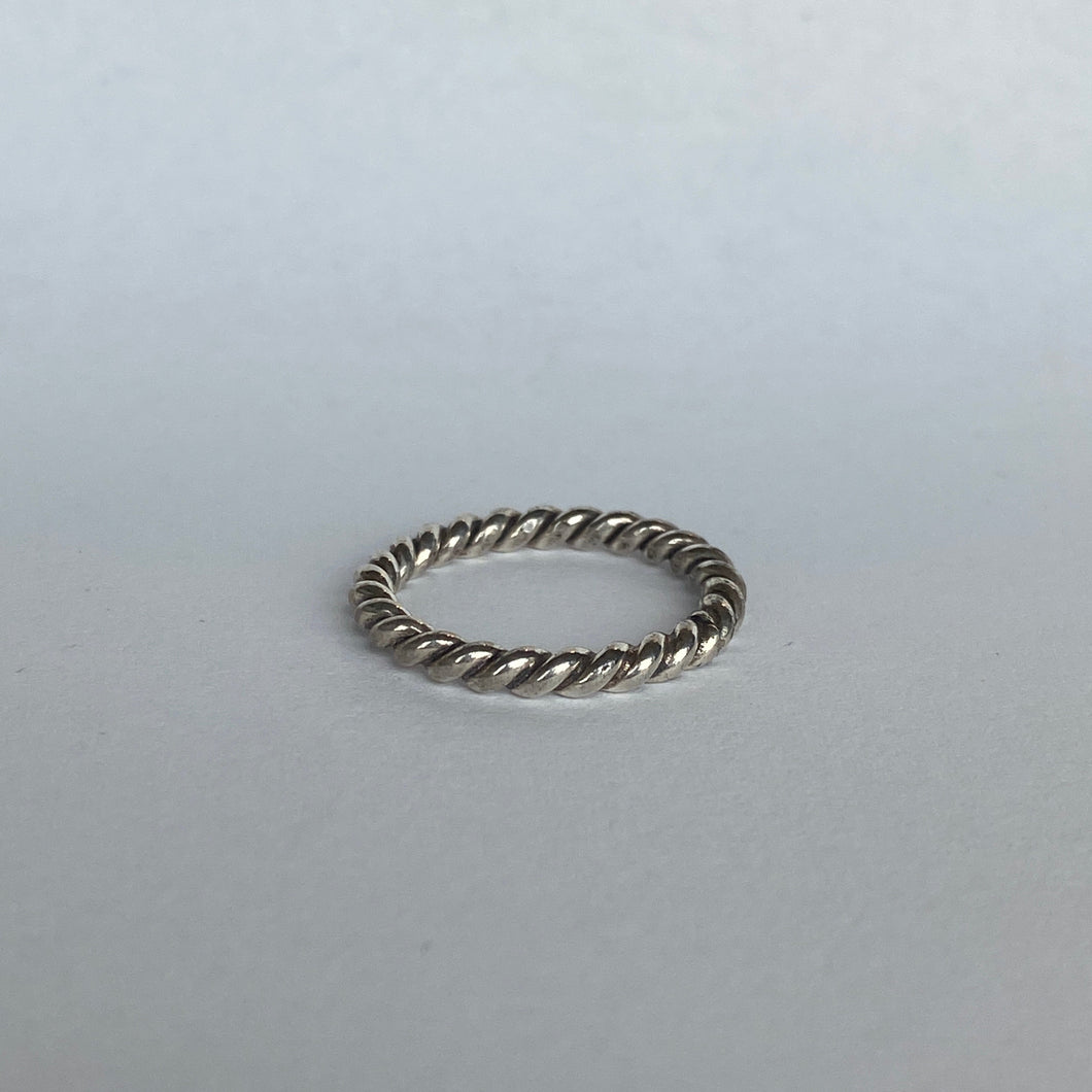 Twisted Ring Sz 6.5