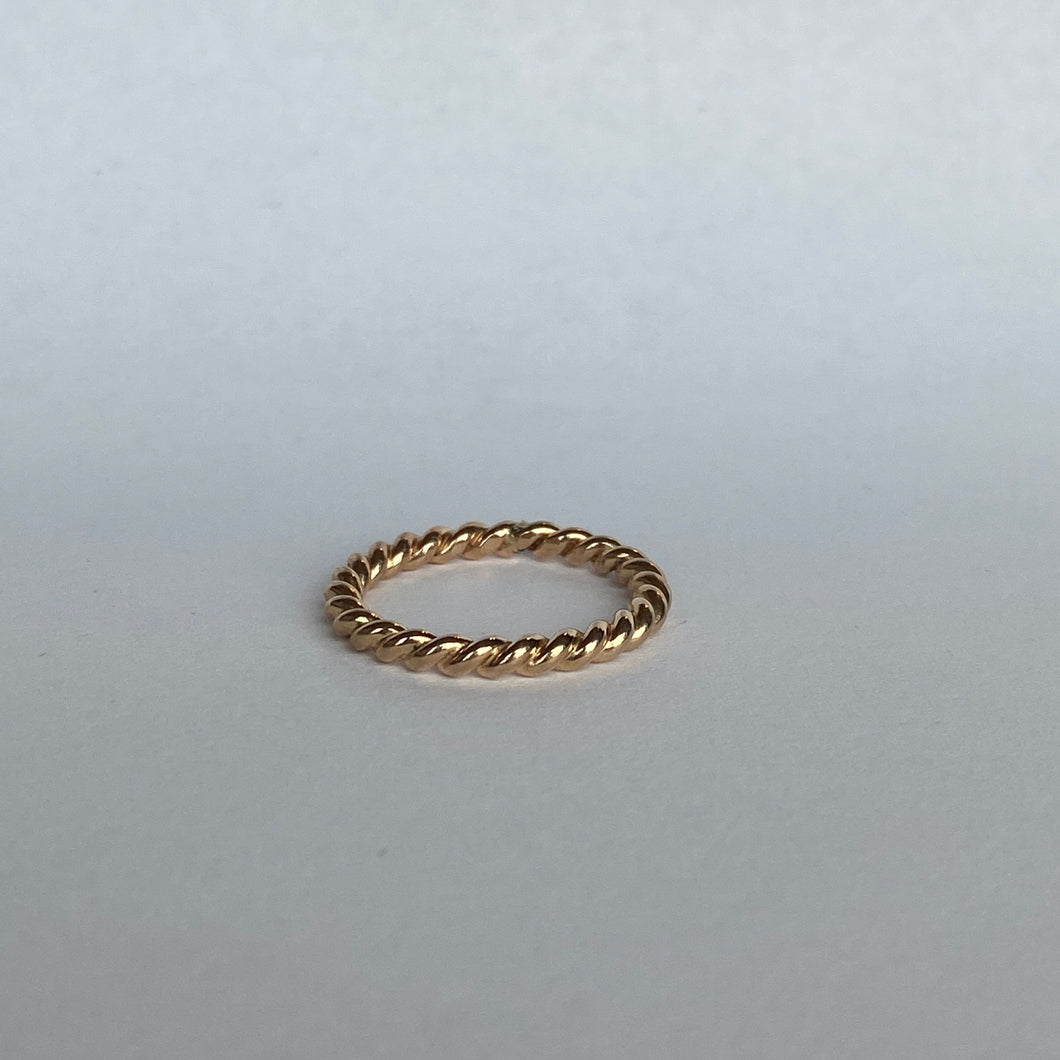 14k Goldfill Twisted Ring Sz 6.75